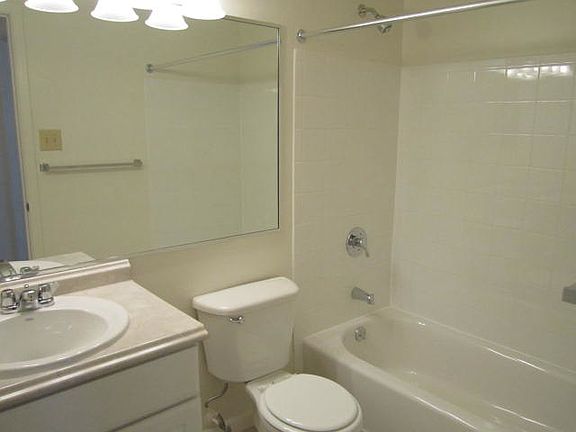 4th image of 315 Stevens Cir APT 1B