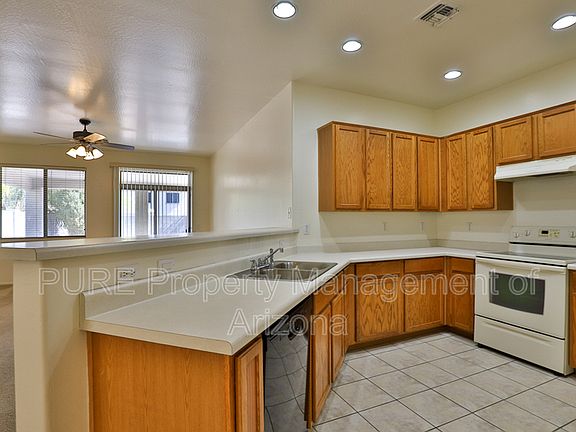 5th image of 1136 E Nickleback St