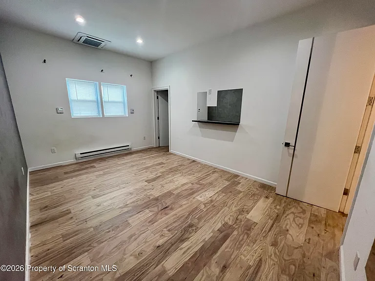 383 E Saylor Ave — Photo 5