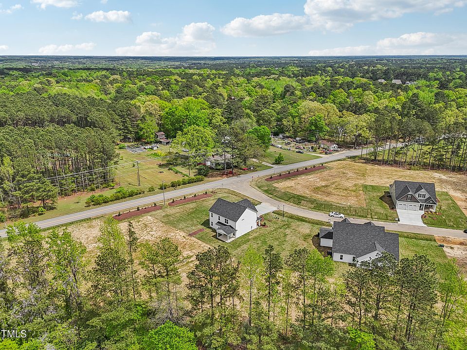 2nd image of 72 Hewitt Woods Dr