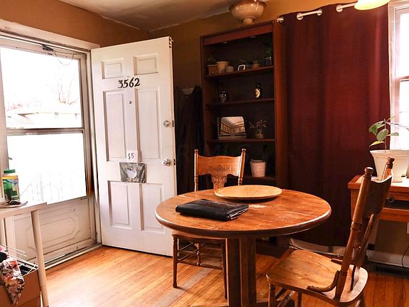 2nd image of 3562 Astor Ave