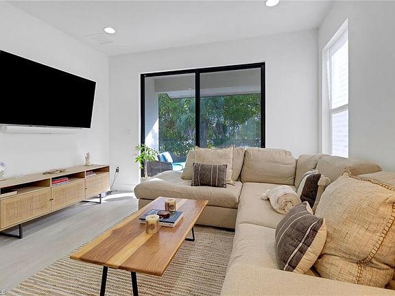 3rd image of 9011 Madrid CIR