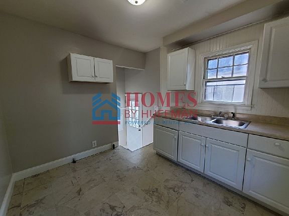 5th image of 1032 Covert Ave