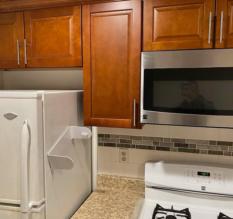 1st image of 11 Juniper St