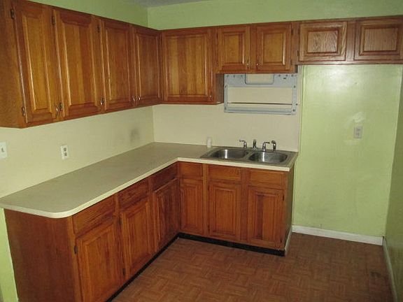 2nd image of 101 Browning Dr W