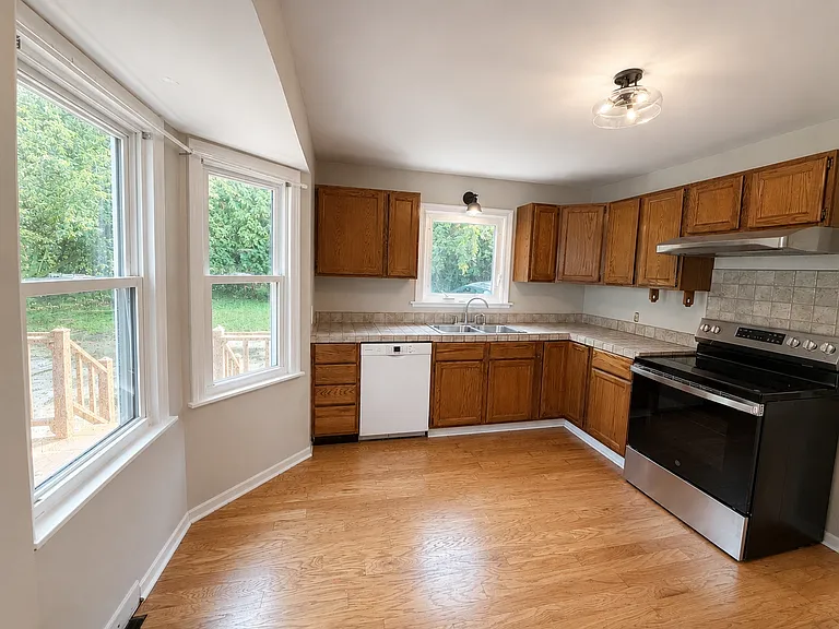 Eat-in kitchen!