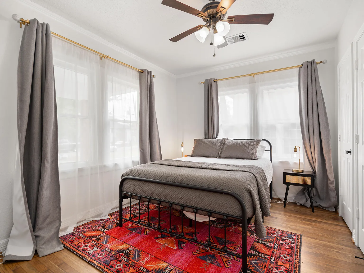3 bed, 3.0 bath, 1600 sqft, $1,148 — Photo 3