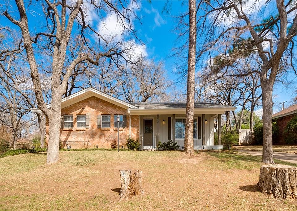 1st image of 844 Joanna Dr