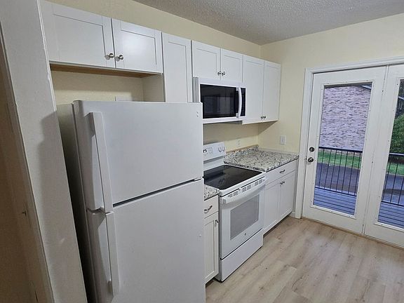 2nd image of 2501 Case St #14