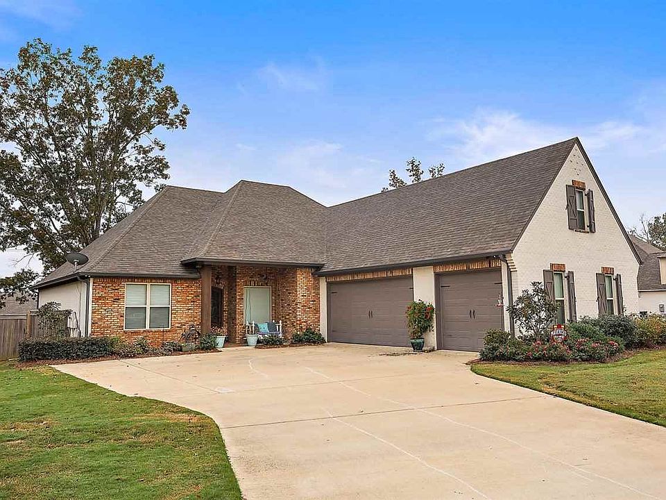 1st image of 225 Stone Creek Dr