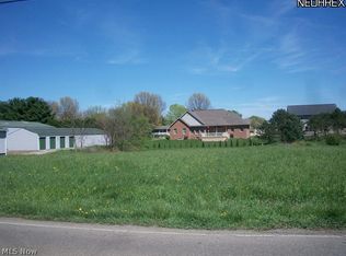 Oldtown Valley Rd SW, New Philadelphia, OH 44663