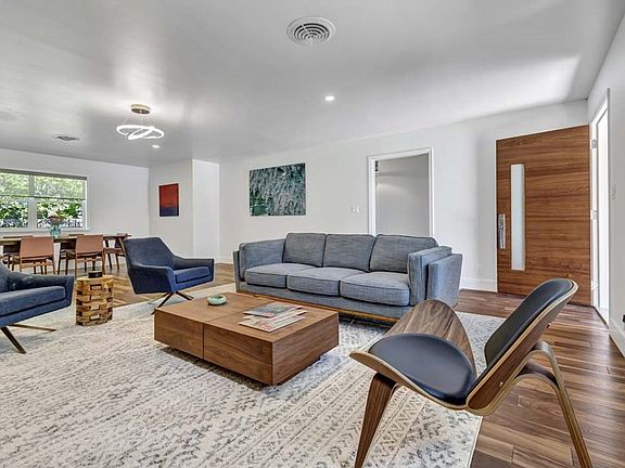 4th image of 802 Sunset St