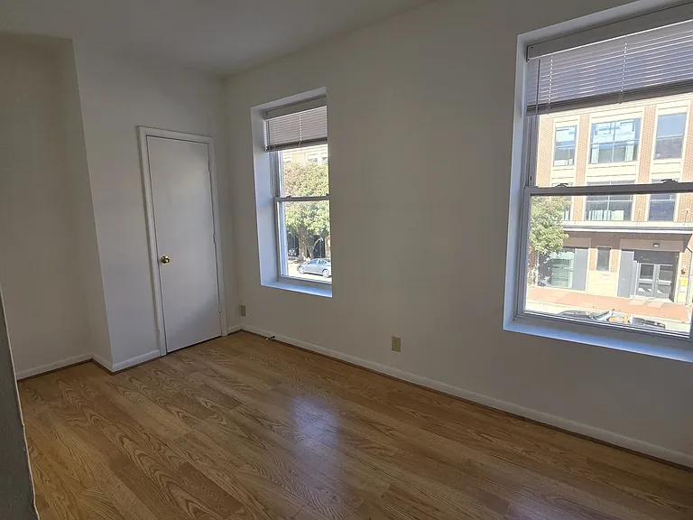 501 W Grace St #B — Photo 8