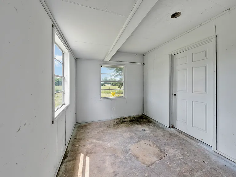9209 FM 1570 N — Photo 6