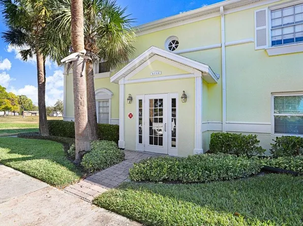 4714 Cobia Dr SE APT C, Saint Petersburg, FL 33705