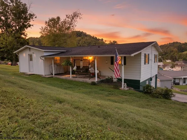 138 Springdale St, Grafton, WV 26354