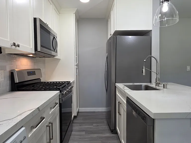 3901 H St #3 — Photo 3