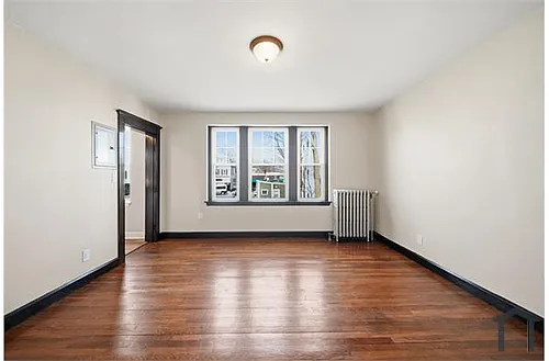 41 Richardson Ave Photo 1