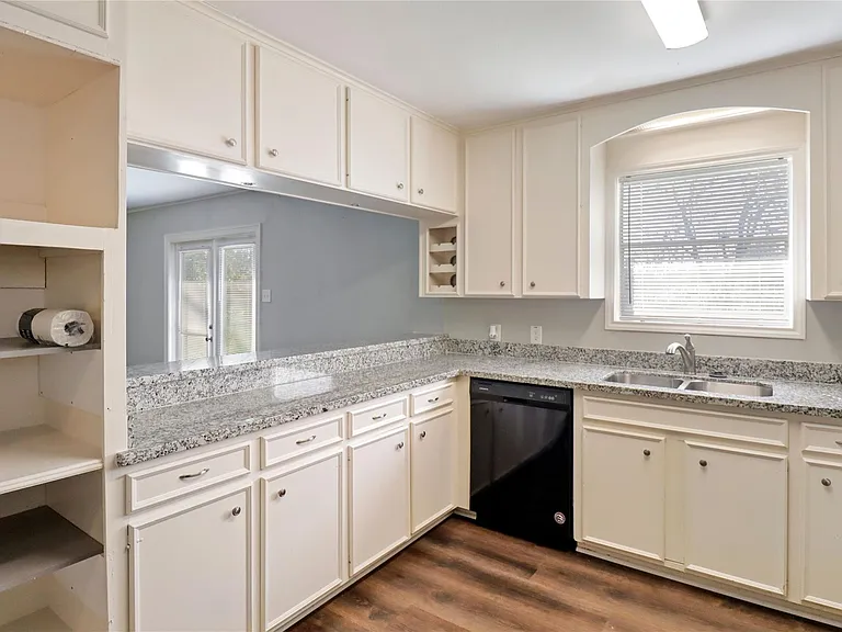 238 Sleepy Hollow Dr — Photo 14