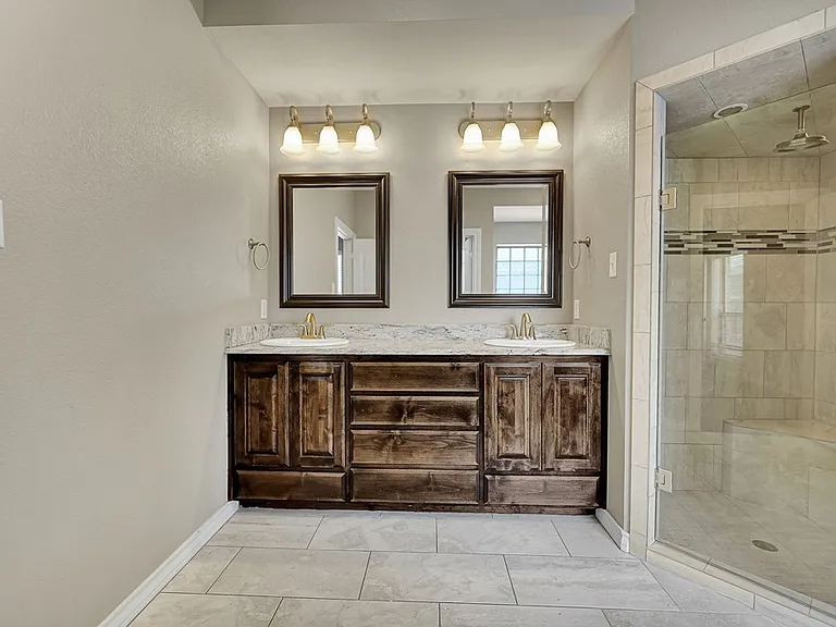 5907 Frio Dr — Photo 16