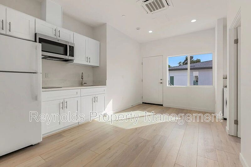 1st image of 22332 Bonita Ct