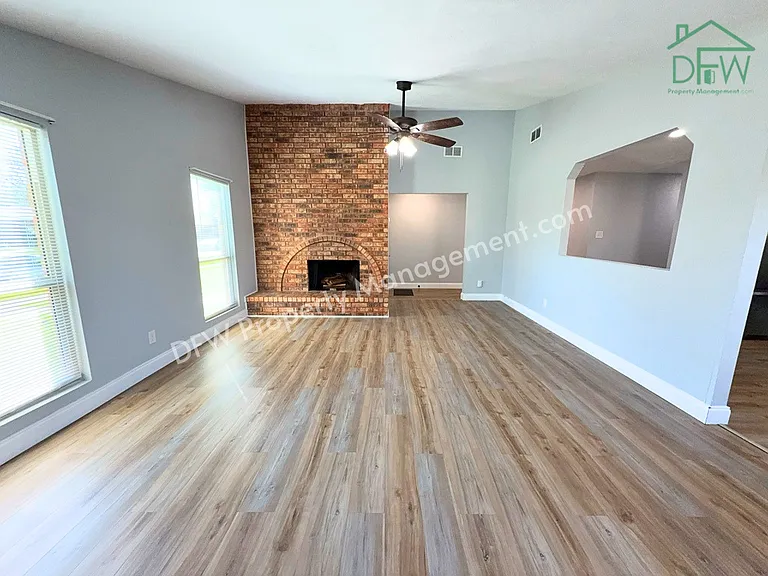 8917 Vernon Dr — Photo 3