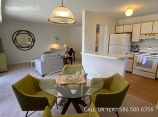 3190 Fallen Oaks Ct #901, Rochester, MI 48309