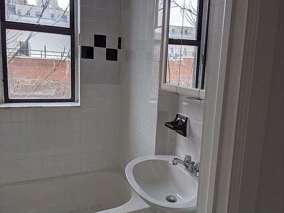 5th image of 774 Union St APT 7
