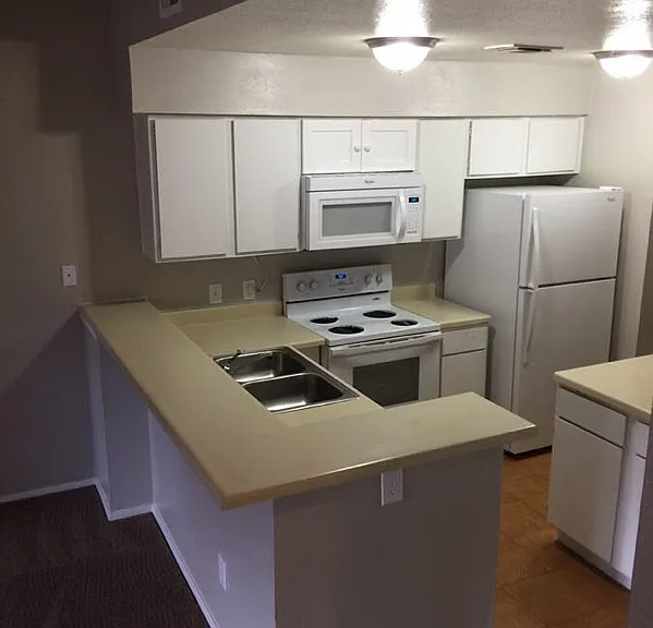 Willow Run Townhomes — Photo 13
