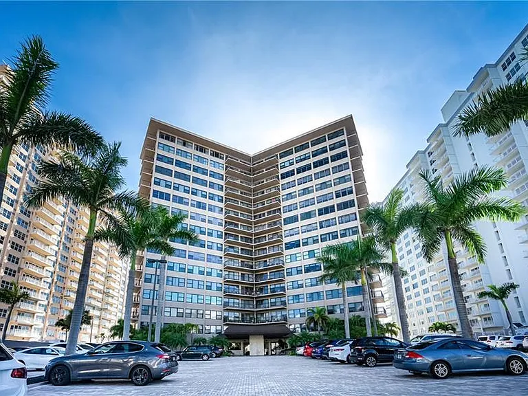 3800 Galt Ocean Dr #1108 — Photo 42