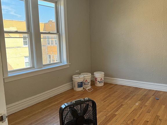 5th image of 11 N Pine Ave APT 3