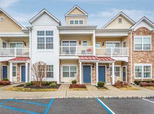 45 Barley Ln, Patchogue, NY 11772