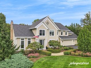 2081 Hunters Run NE, Ada, MI 49301