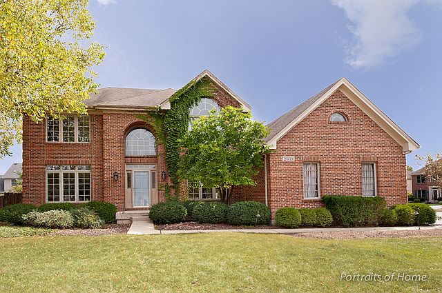 1st image of 26W106 Waterbury Ct