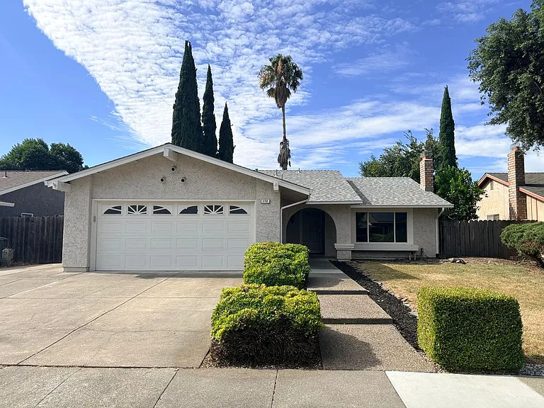 172 Arroyo Ct — Photo 1