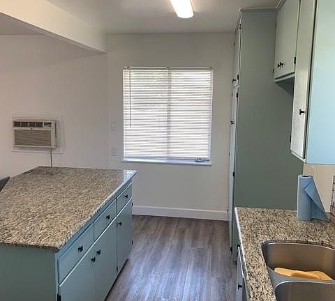 2nd image of 409 W Columbia Ave