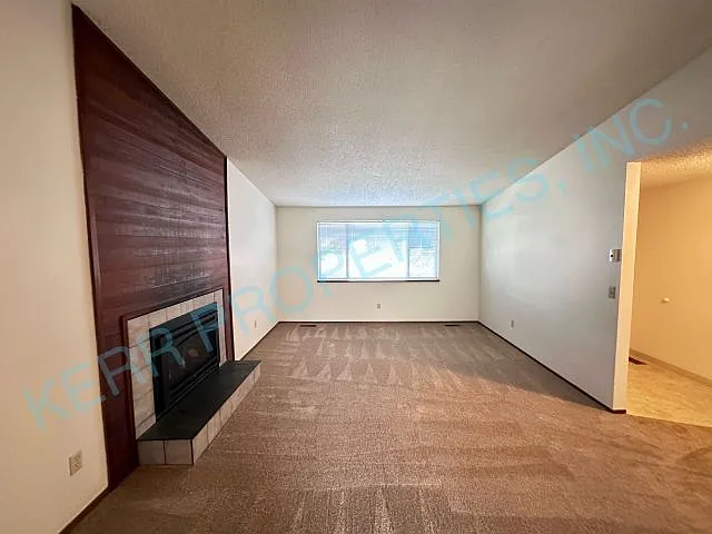 Charming 3-Bedroom Portland Home with 2 Full Baths and 1398 Sq Ft of Comfort! — Photo 3