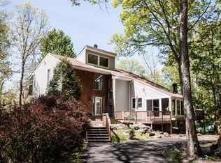 134 Mud Run Rd, Cresco, PA 18326