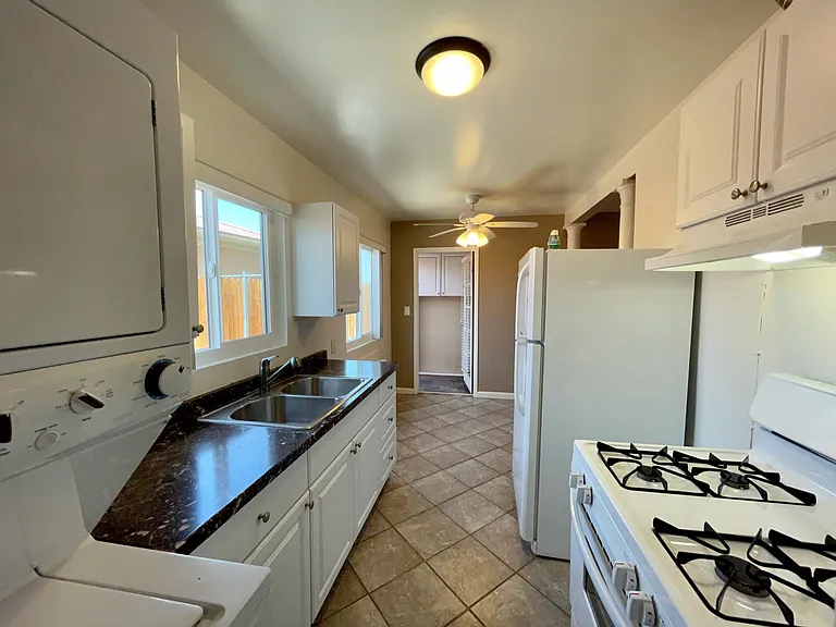 37188 Melrose Dr #B4 — Photo 16