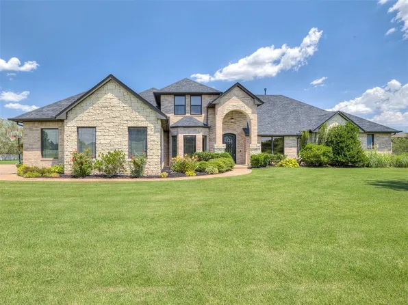 17400 Barrington Hills Ln, Edmond, OK 73012