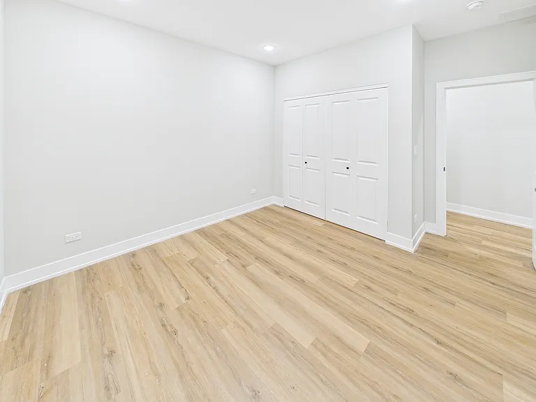 6220 S King Dr #2 — Photo 13