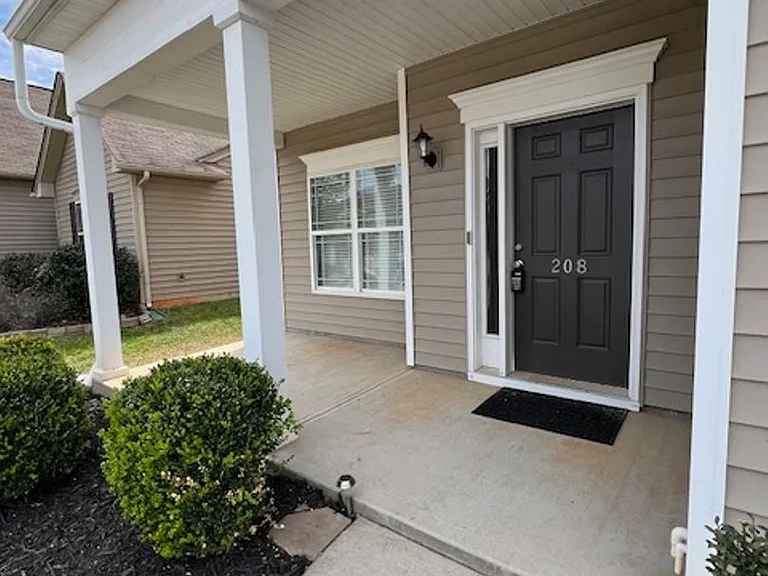 208 Riverdale Rd — Photo 20