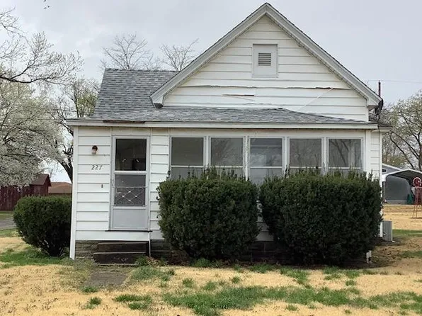 227 N Marion St, Meredosia, IL 62665