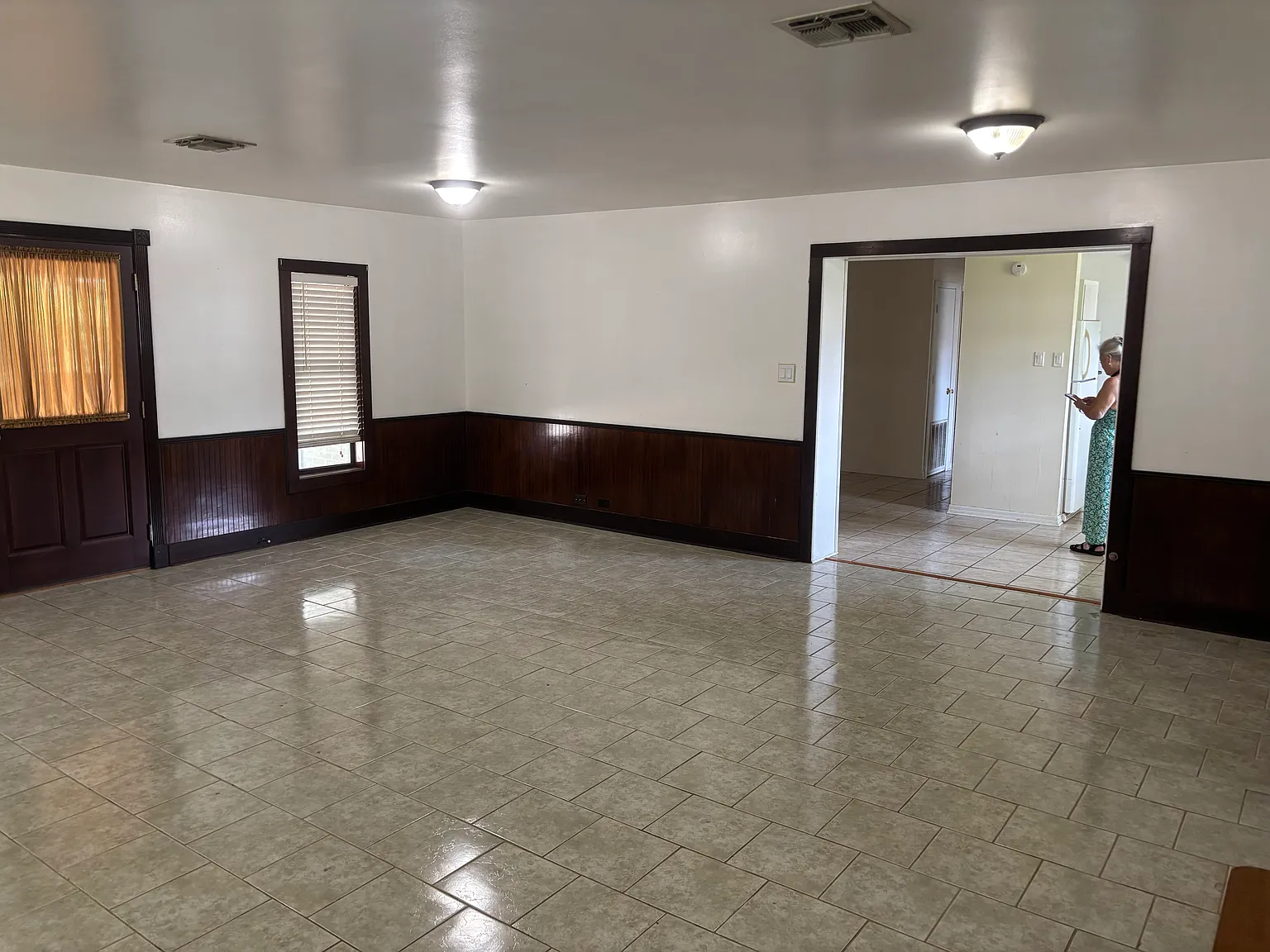 3 bed, 1372 sqft, $1,600 — Photo 3