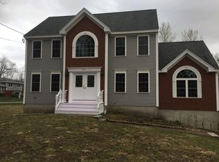 214 Whalom Rd, Lunenburg, MA 01462
