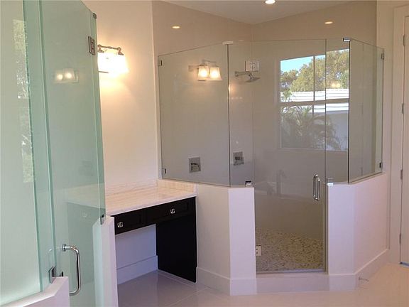 4th image of 1131 Cotorro Ave