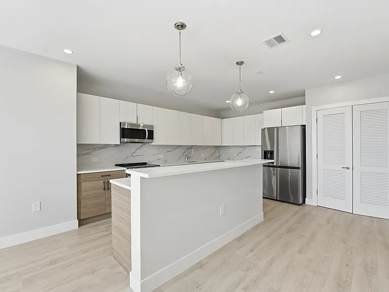 Skylar Lofts JC — Photo 36
