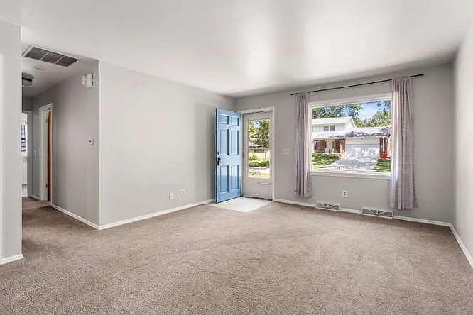 3 bed, 1.5 bath, 1662 sqft, $2,085 — Photo 4