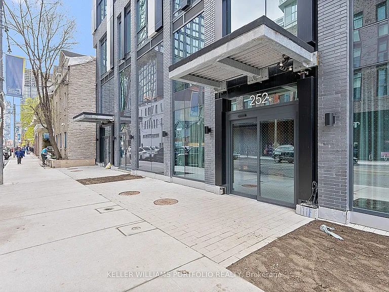 252 Church St #Penthouse 16 — Photo 21