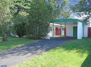 28 Border Rock Rd, Levittown, PA 19057